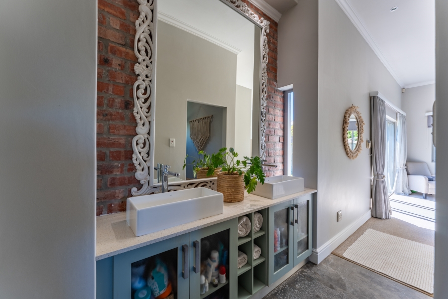 4 Bedroom Property for Sale in Cape St Francis Eastern Cape